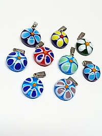 Papatya Desenli Karışık Renk Kolye ucu