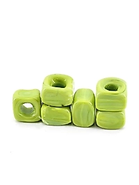 El Yapımı Fıstık Yeşili Renkli Murano Kare Cam Boncuk